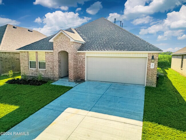 Building Photo - 407 Broussard Hl Dr