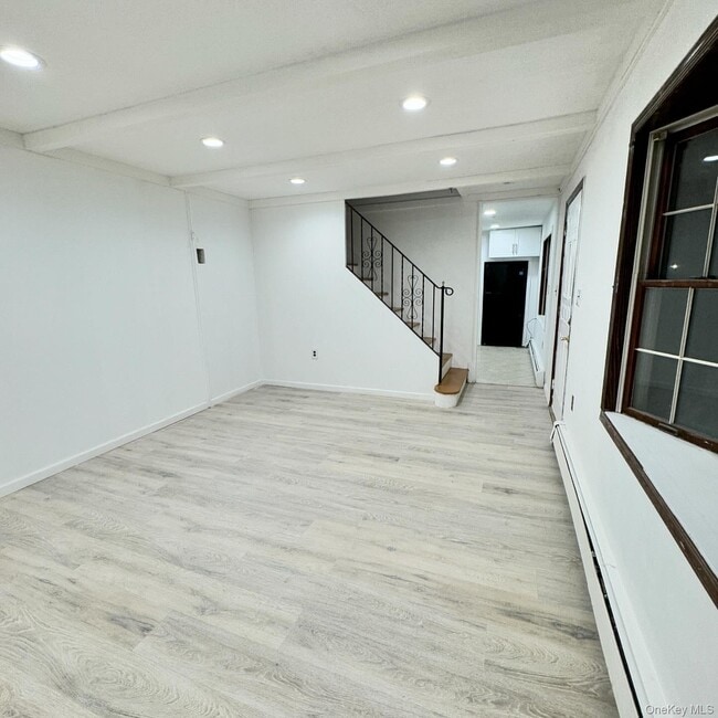 Foto del edificio - 11 Blue Spruce Rd