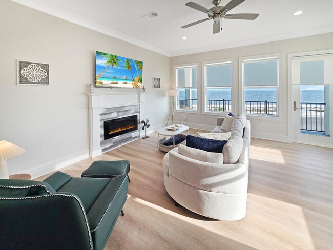 Building Photo - 996 Beach Blvd W