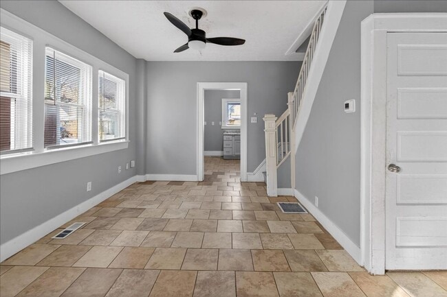 Building Photo - 408-408 N Parker Ave