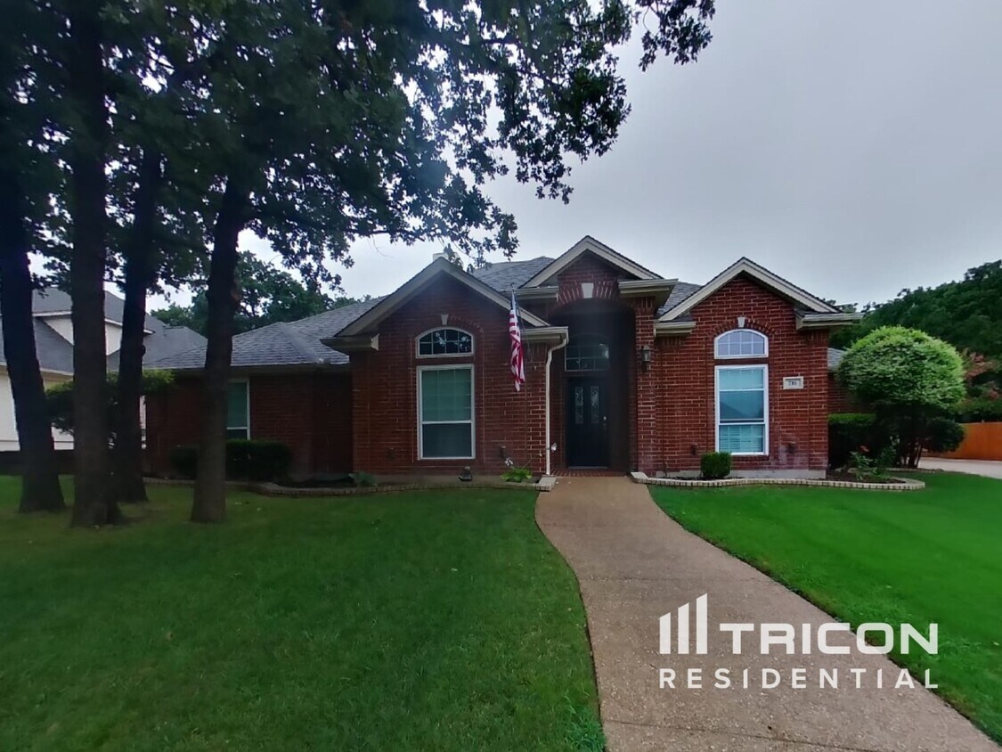 Primary Photo - 716 Lakeview Dr