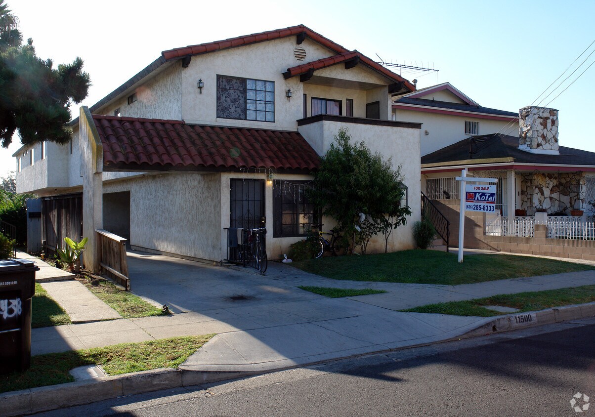 Primary Photo - 11500 Truro Ave
