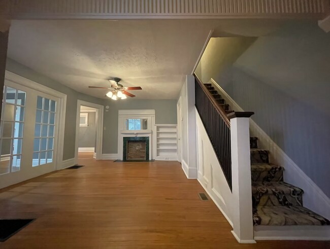 Foto del edificio - 615 W Gray St