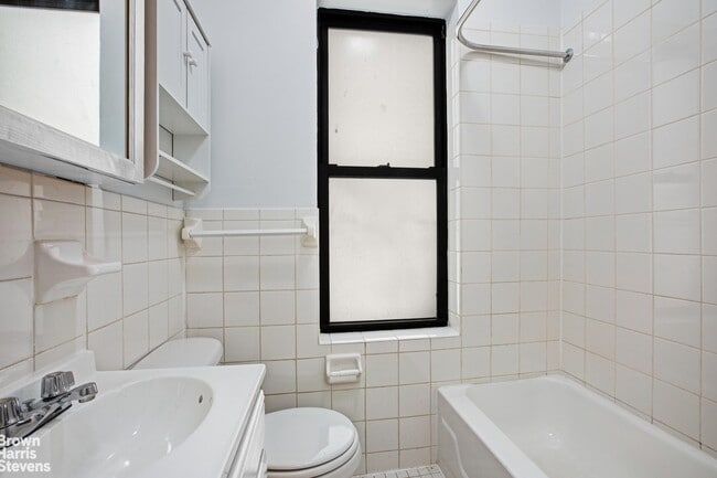 Building Photo - 359 W 45th St