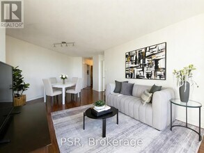 Building Photo - 11 Thorncliffe Park Dr