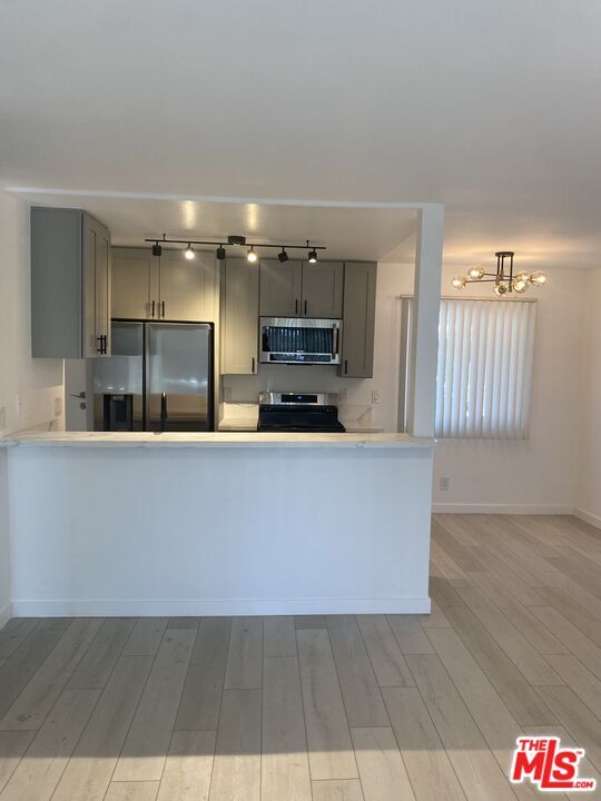 Foto del edificio - 13925 Sherman Way