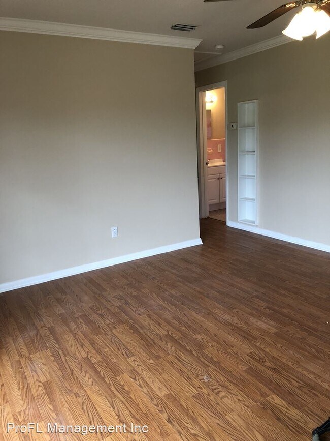 Building Photo - 2 br, 1 bath House - 815 Radcliff St