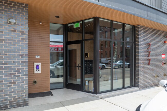 Entrada - 277-279 Border St
