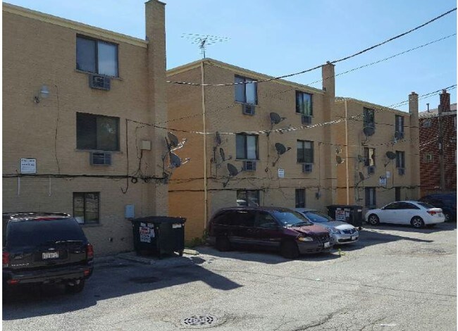Foto del edificio - 3932-3936 N Narragansett Ave