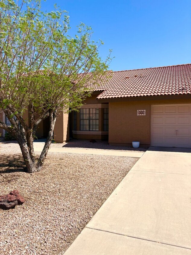 Foto principal - **Excellent 3br/2ba/3garage HOUSE (Lindsay...