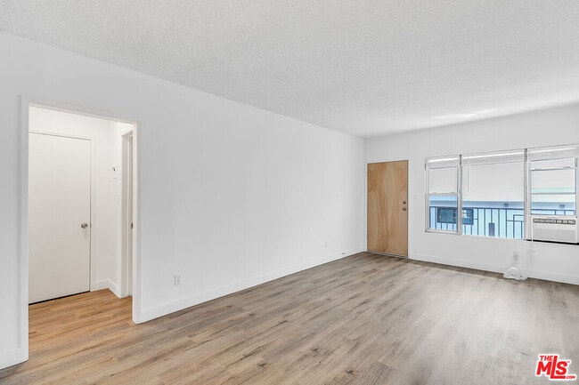 Foto del edificio - 1812 N Gramercy Pl
