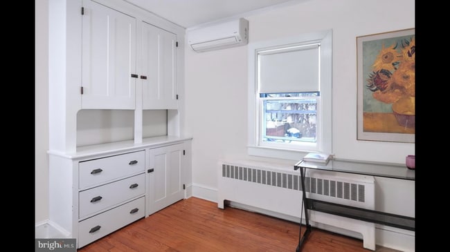Building Photo - 21 MacLean St