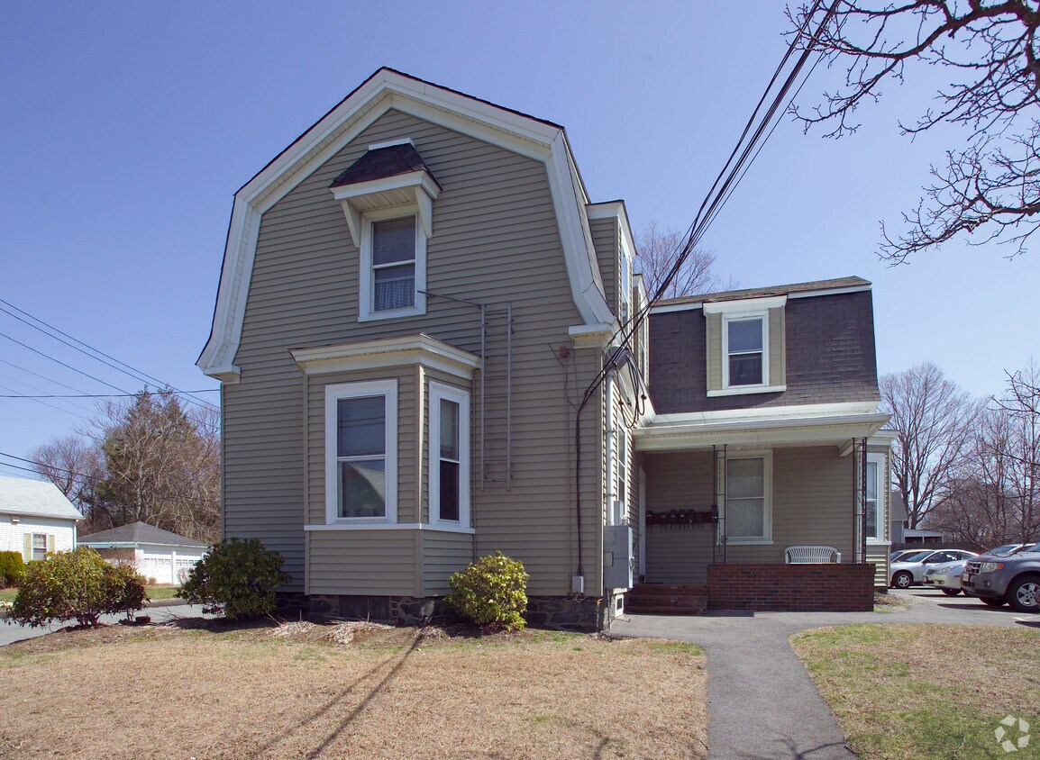 Front View - 221 Bay St