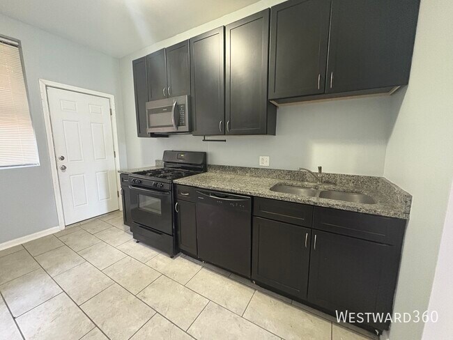 Foto del edificio - 705 E 62nd St
