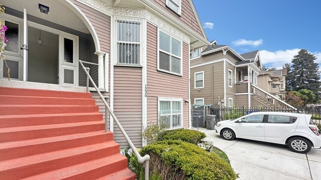 Photo - Well-maintained, Charming duplex – 3bd 2ba Upper-Level Unit Apartment