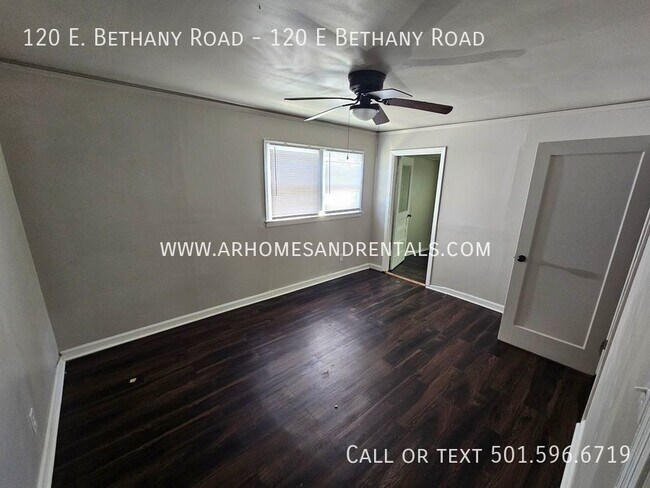 Foto del edificio - 120 E Bethany Rd