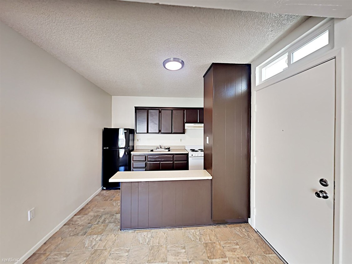 Studio, 1 bath 1973 Apple St Apt 30 Condo for Rent in Oceanside, CA