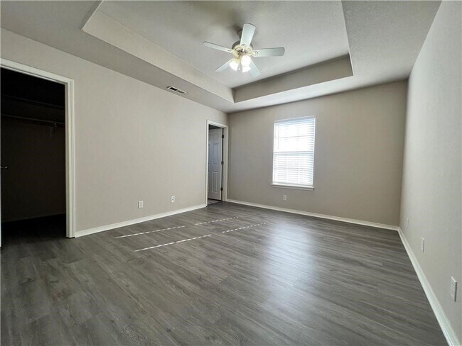 Foto del edificio - 650 Appleridge Dr