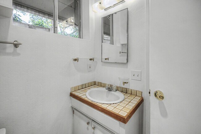 Foto del edificio - 26185 Zdan Rd