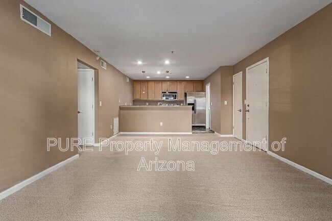 Foto del edificio - 4704 E Paradise Village Pkwy N