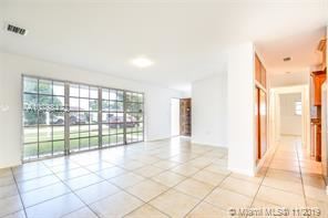 Building Photo - 3 br, 2 bath House - 4900 SW 94th Ct