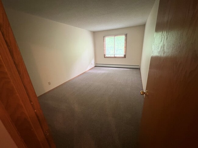 Building Photo - Shorewood Place Apartments