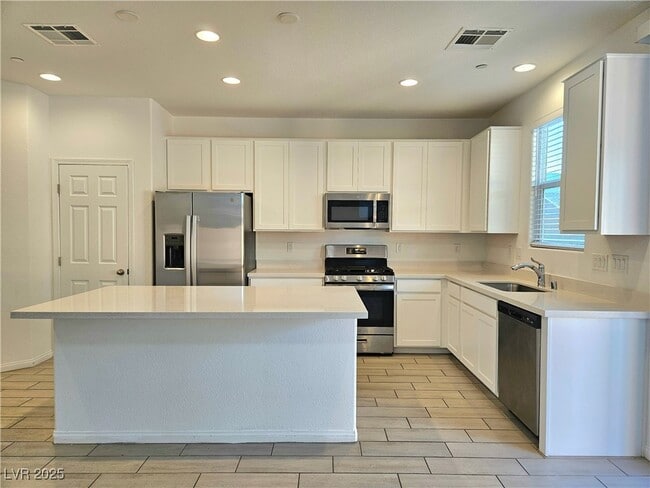Building Photo - 6551 Dove Pt Pl