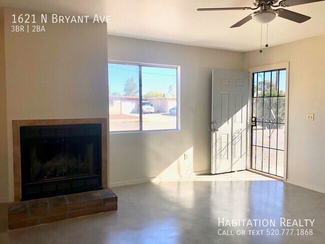 Foto del edificio - 1621 N Bryant Ave
