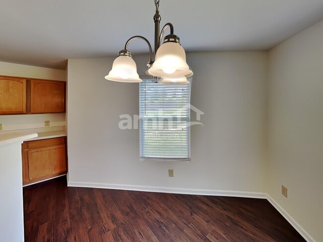 Building Photo - 1702 Bray Dr