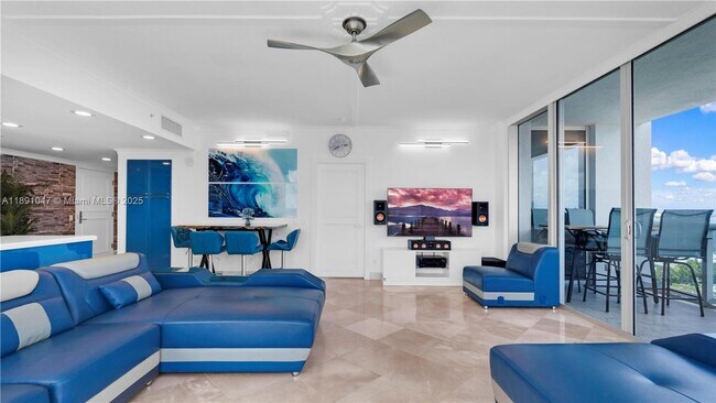 Foto del edificio - 7929 West Dr