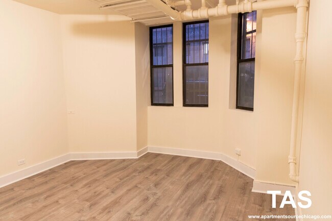 Building Photo - 1522 N Kedzie Ave