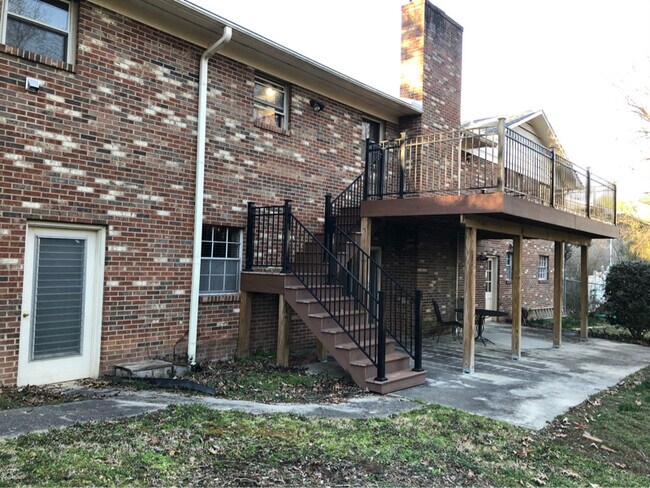 Foto del edificio - 5118 Cumberland Wood Dr NW