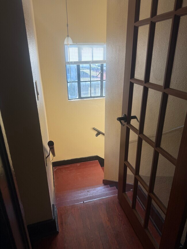 Foto del edificio - 101 S Gray Ave