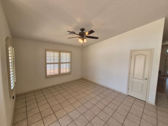 Building Photo - 1136 San Cristo St