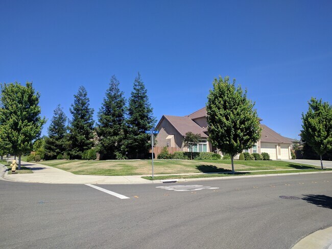 Building Photo - 4403 Tapestry Way