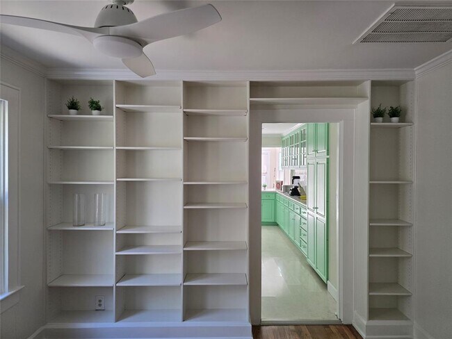 Foto del edificio - 4213 Ramsey Ave