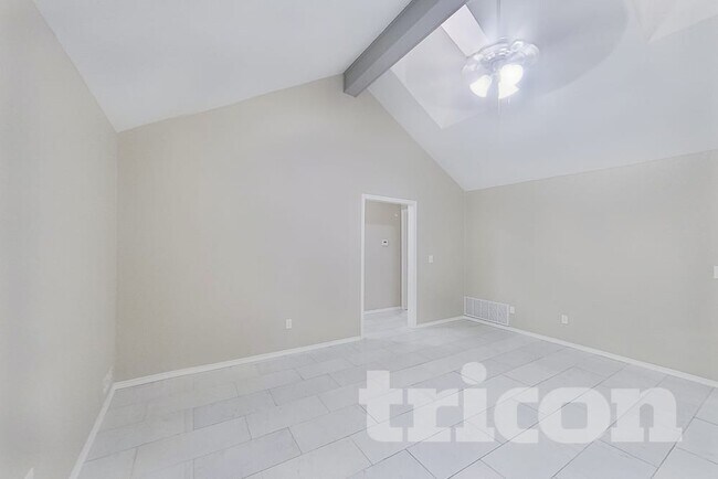 Foto del edificio - 3201 Chimneyrock Dr