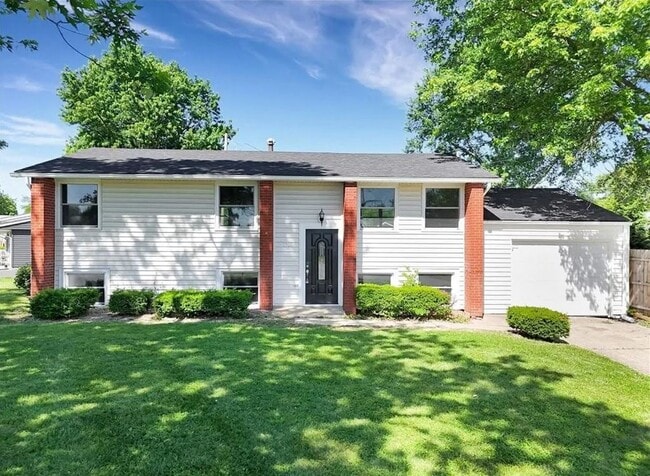 Remodeled Clarksville 4 bedroom, 2 bathroom! - Remodeled Clarksville 4 bedroom, 2 bathroom! House
