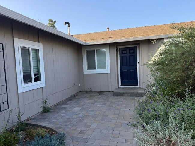 Building Photo - Updated Home in Dixon