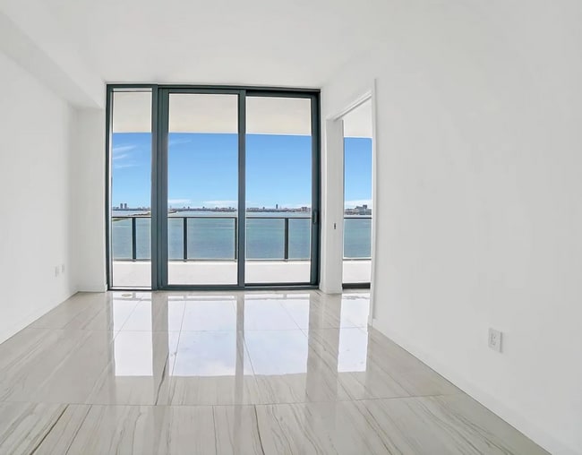 Foto del edificio - 480 NE 31st