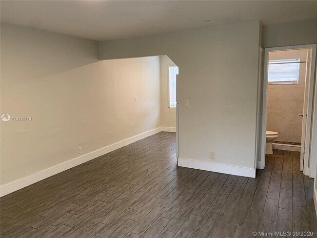 Building Photo - 2222 Van Buren St