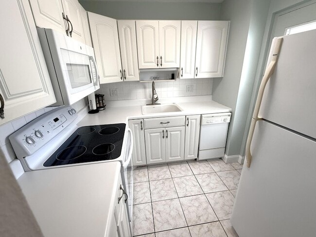 Photo - 2555 NE 11th Street Unit 303 Apartment
