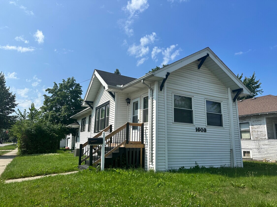 Foto principal - 1603 State St