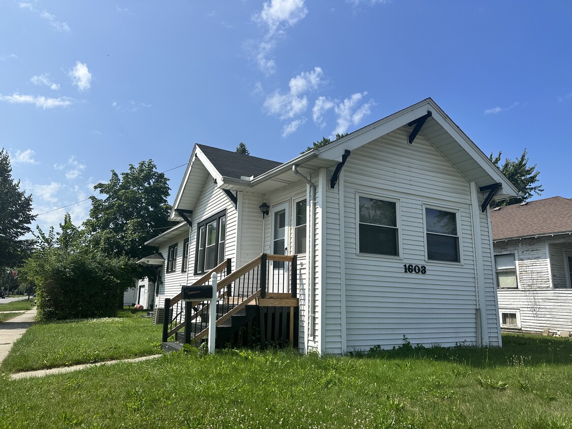 Primary Photo - 1603 State St