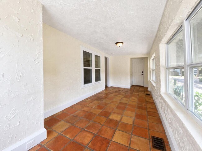 Foto del edificio - 748-758 Winfree Ave