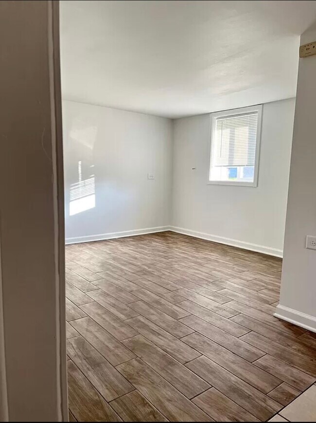 Building Photo - 4001 Prairie Ave