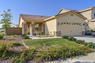 Building Photo - 2275 Lariat Ln