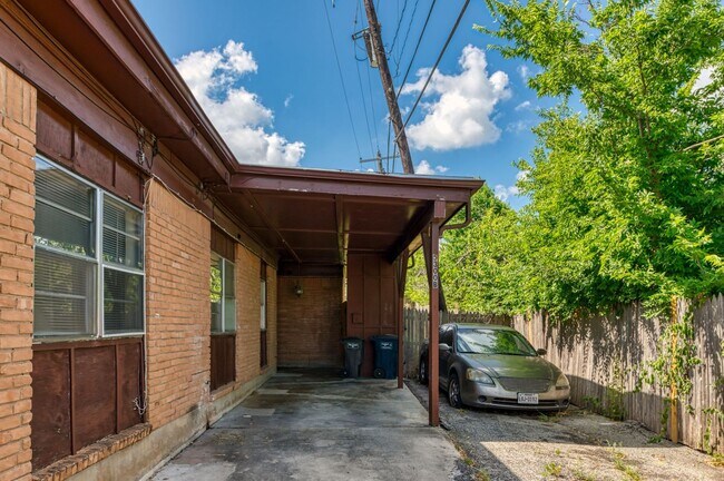 Building Photo - 5300 Wonder Dr