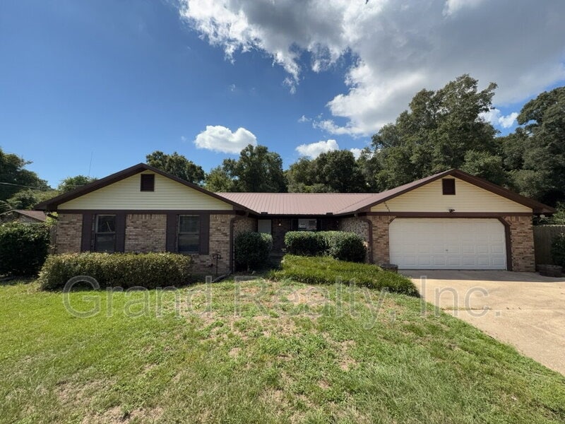 Primary Photo - 5621 Lia Dr
