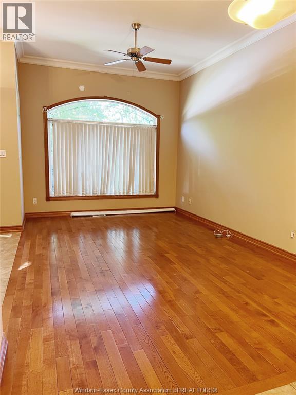 Photo du bâtiment - 916 Monmouth Rd